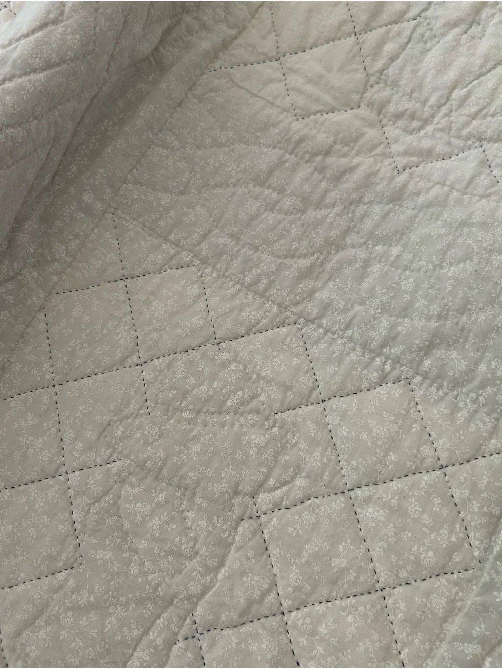 vintage hand quilted twin size quilt with appliqué overall sams